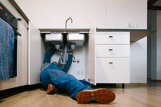 Professional Leak Detection technician working in Rockdale, IL